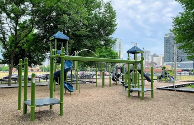 EIG14T Gives Back: Durso Park Cleanup in Chicago